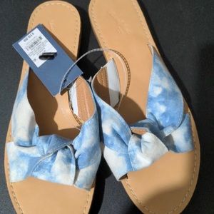 Universal Thread Tie Dye Slip On Sandals